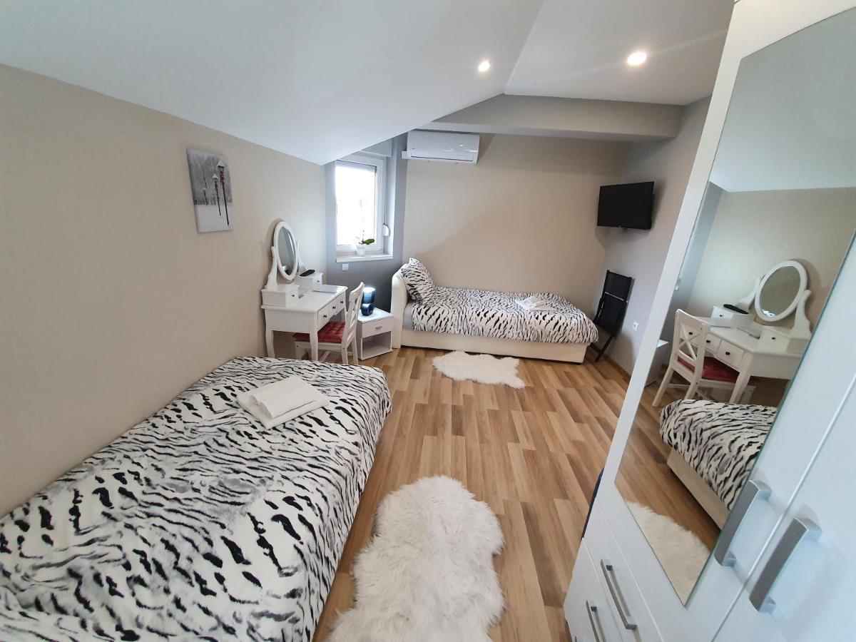 Apartman Bozur **** Satnica Dakovacka Exterior foto