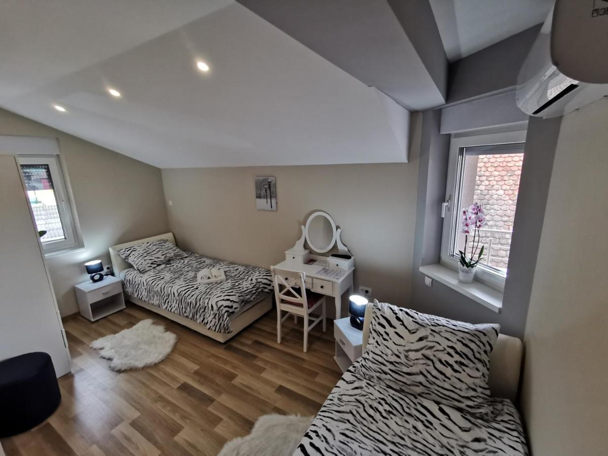 Apartman Bozur **** Satnica Dakovacka Exterior foto
