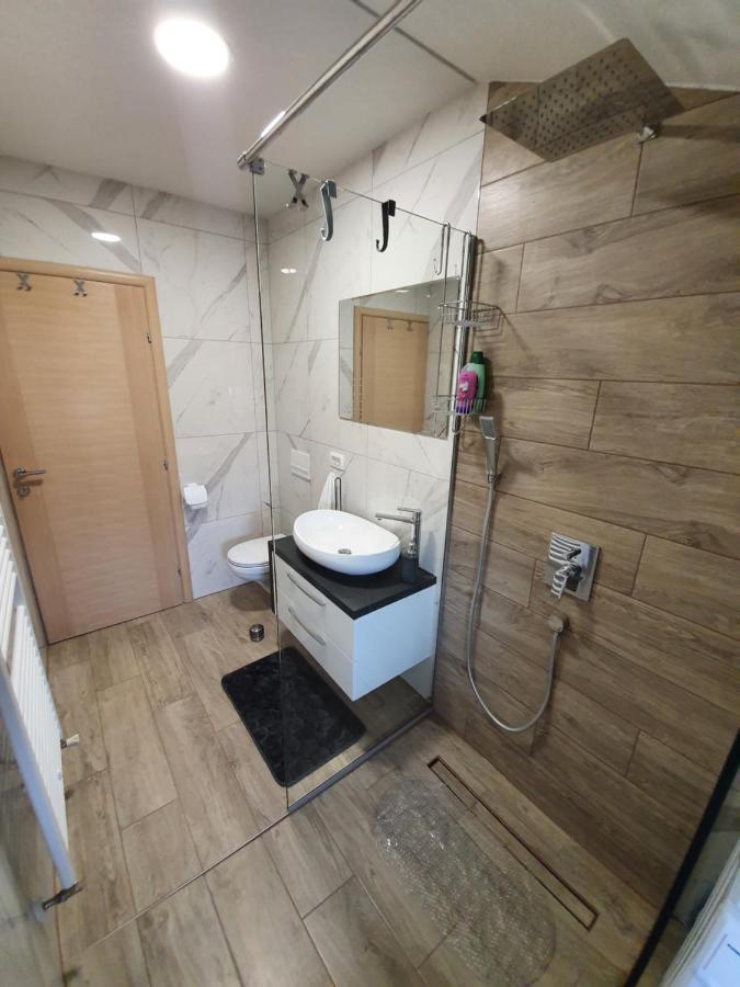 Apartman Bozur **** Satnica Dakovacka Exterior foto