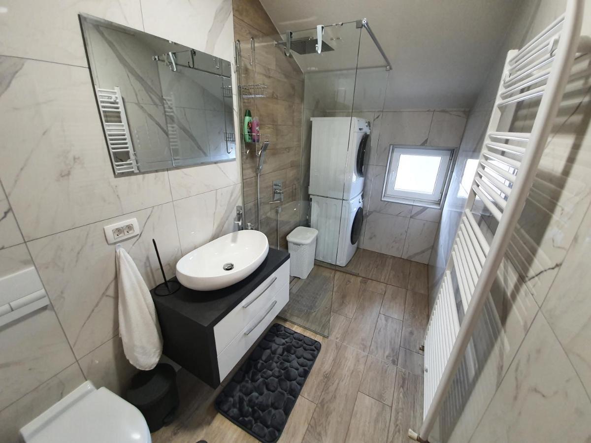 Apartman Bozur **** Satnica Dakovacka Exterior foto