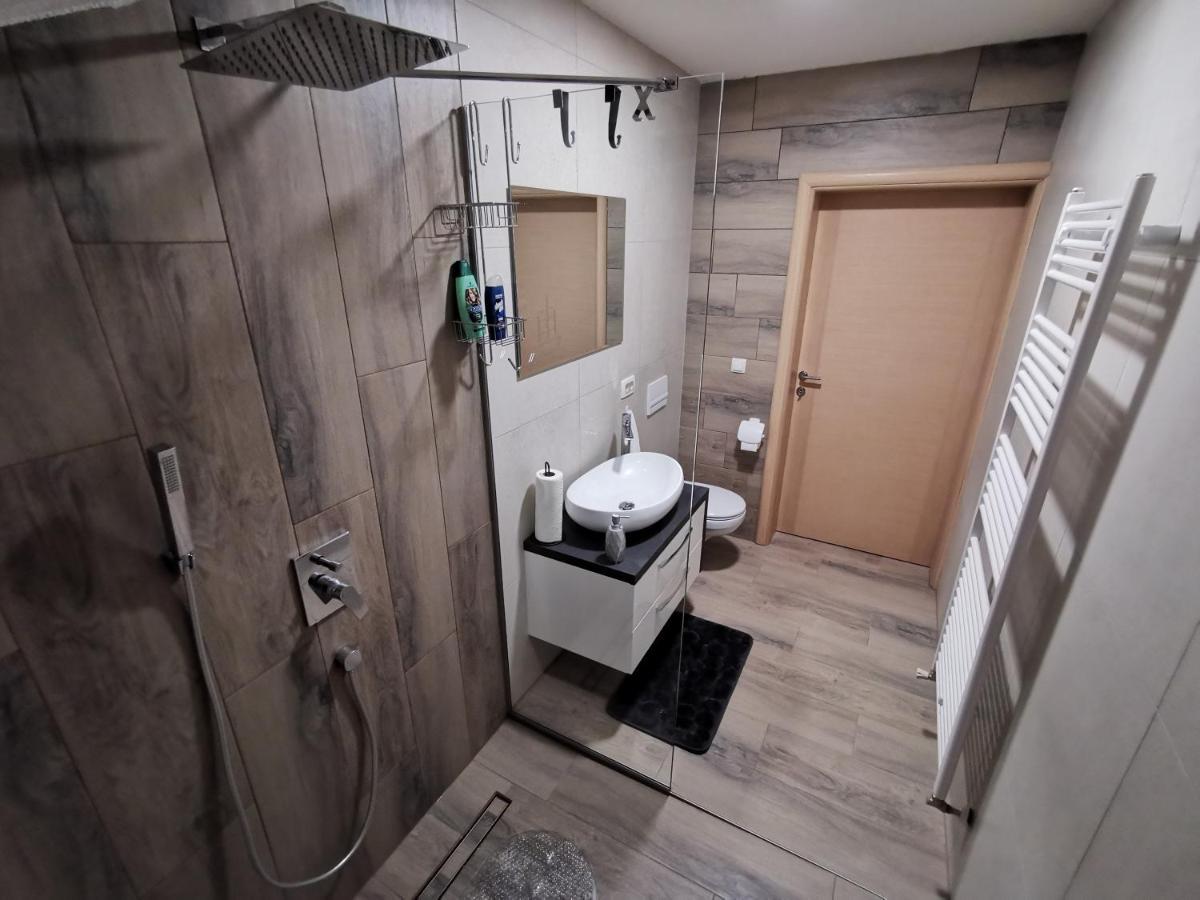 Apartman Bozur **** Satnica Dakovacka Exterior foto