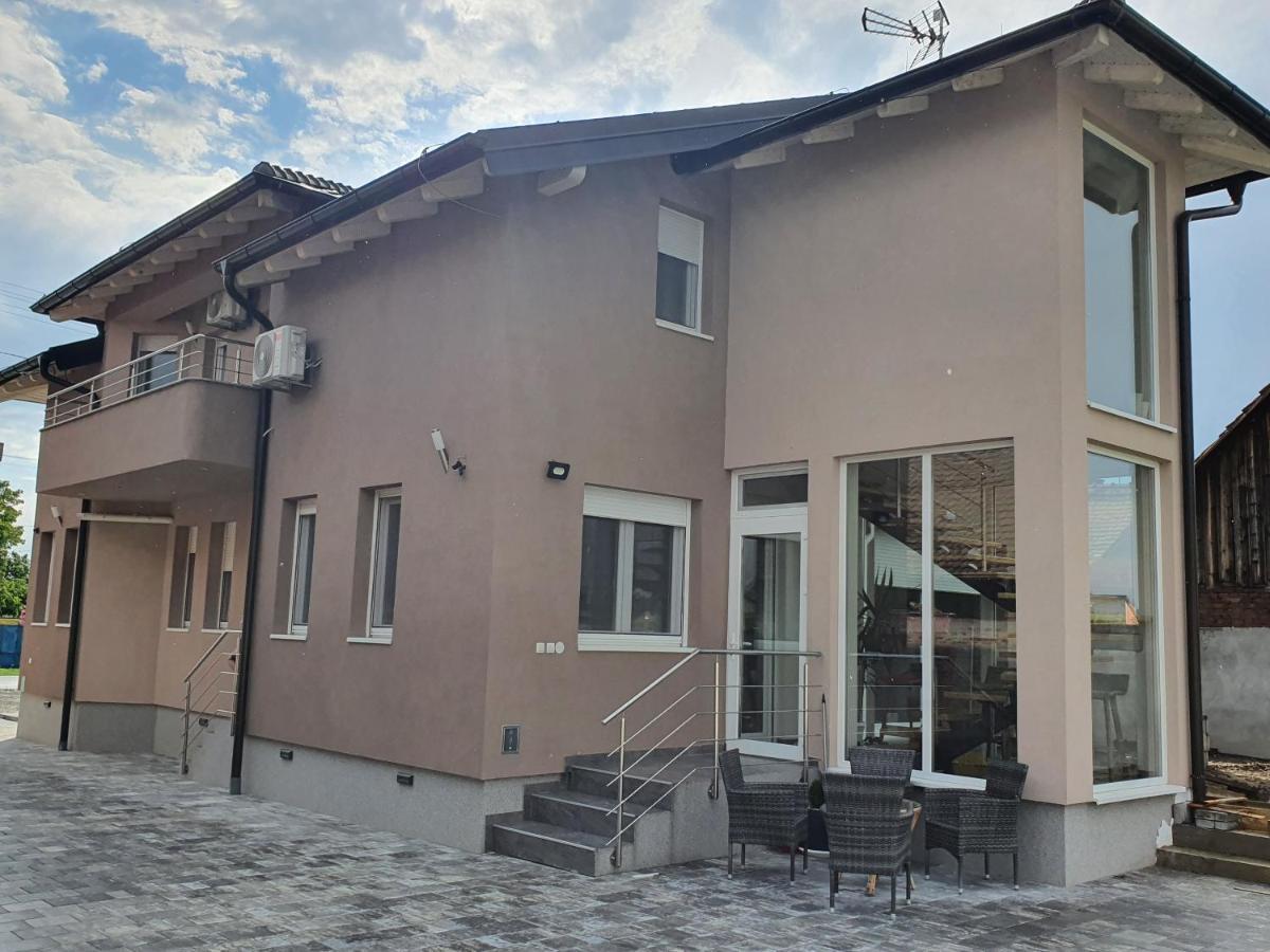 Apartman Bozur **** Satnica Dakovacka Exterior foto