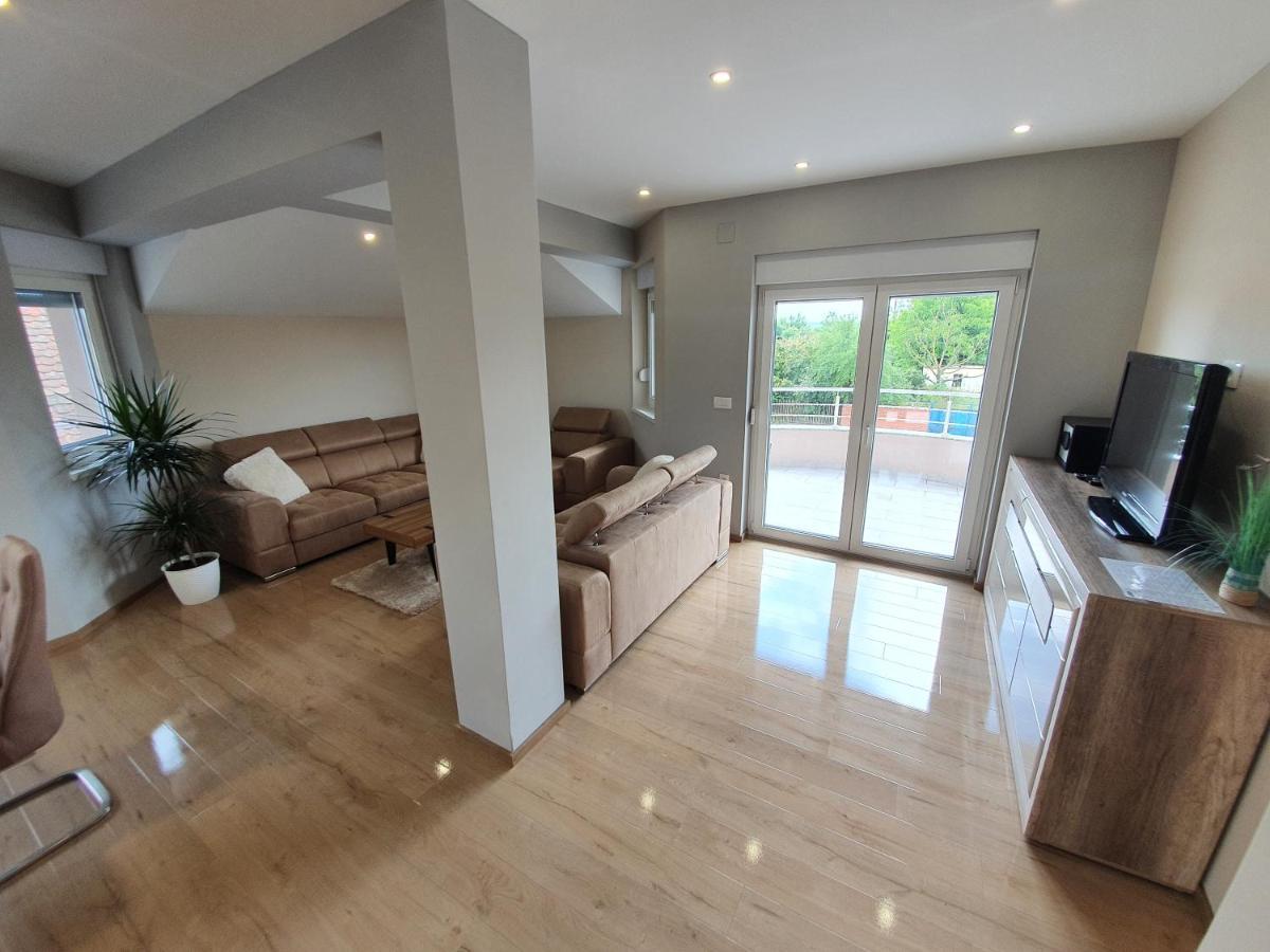 Apartman Bozur **** Satnica Dakovacka Exterior foto