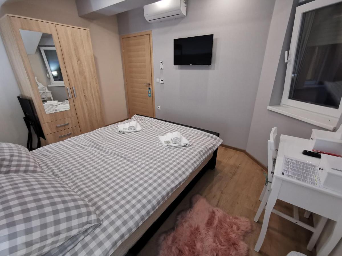 Apartman Bozur **** Satnica Dakovacka Exterior foto