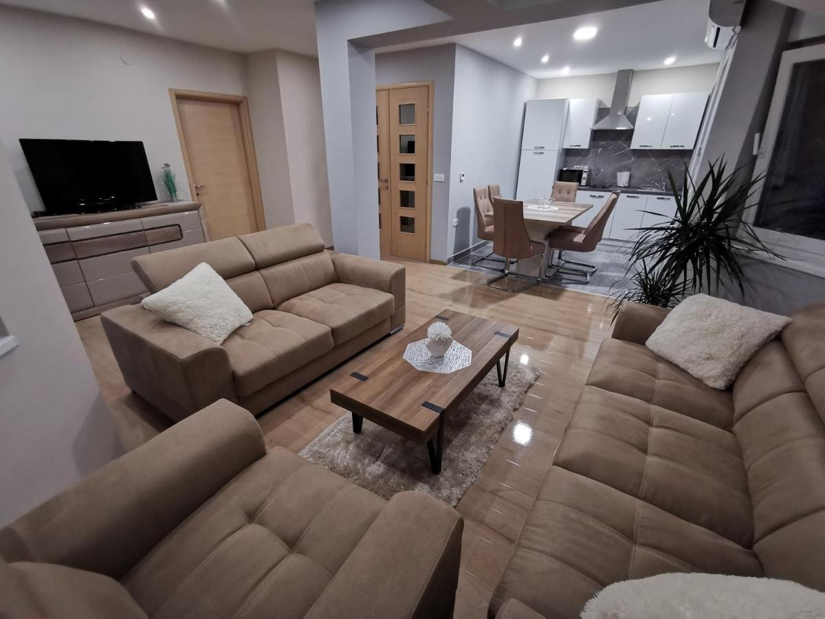 Apartman Bozur **** Satnica Dakovacka Exterior foto
